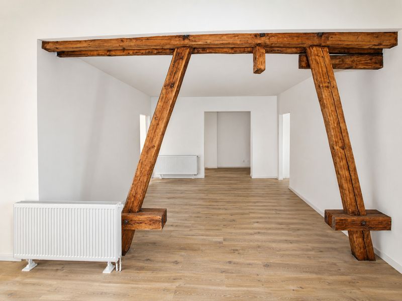 Kernsaniert auf Neubauniveau: Moderne 4-Zimmer-Dachgeschosswohnung mit überdachter Dachterrasse